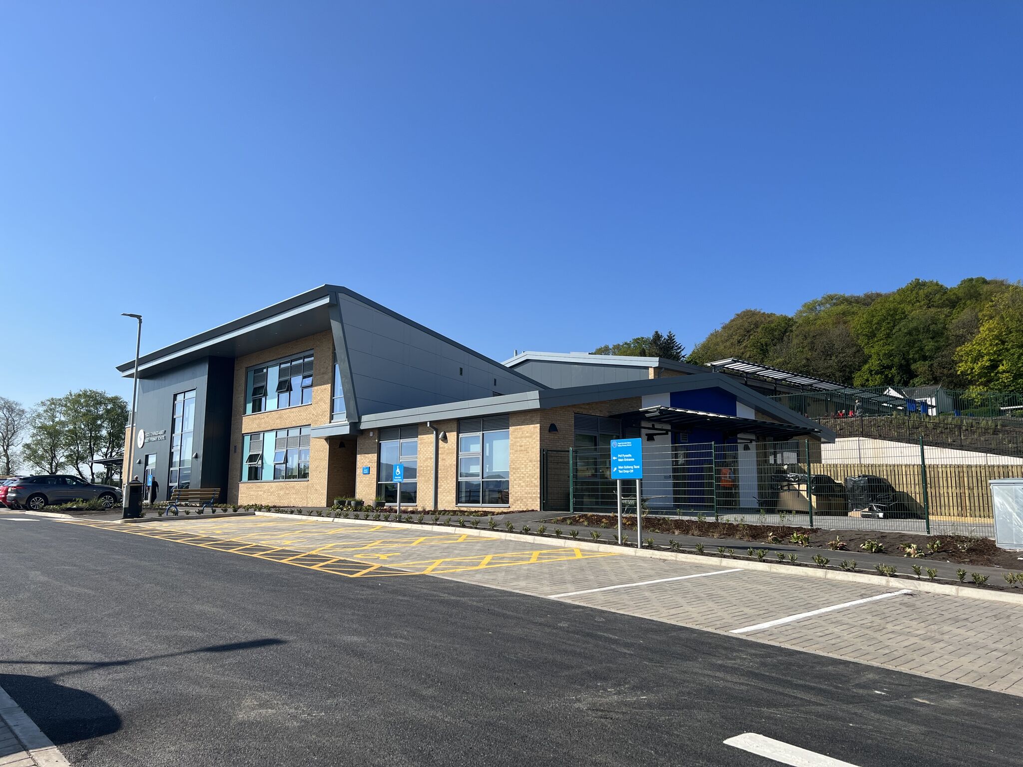 Abbey Primary School, Neath welcomes pupils to new site